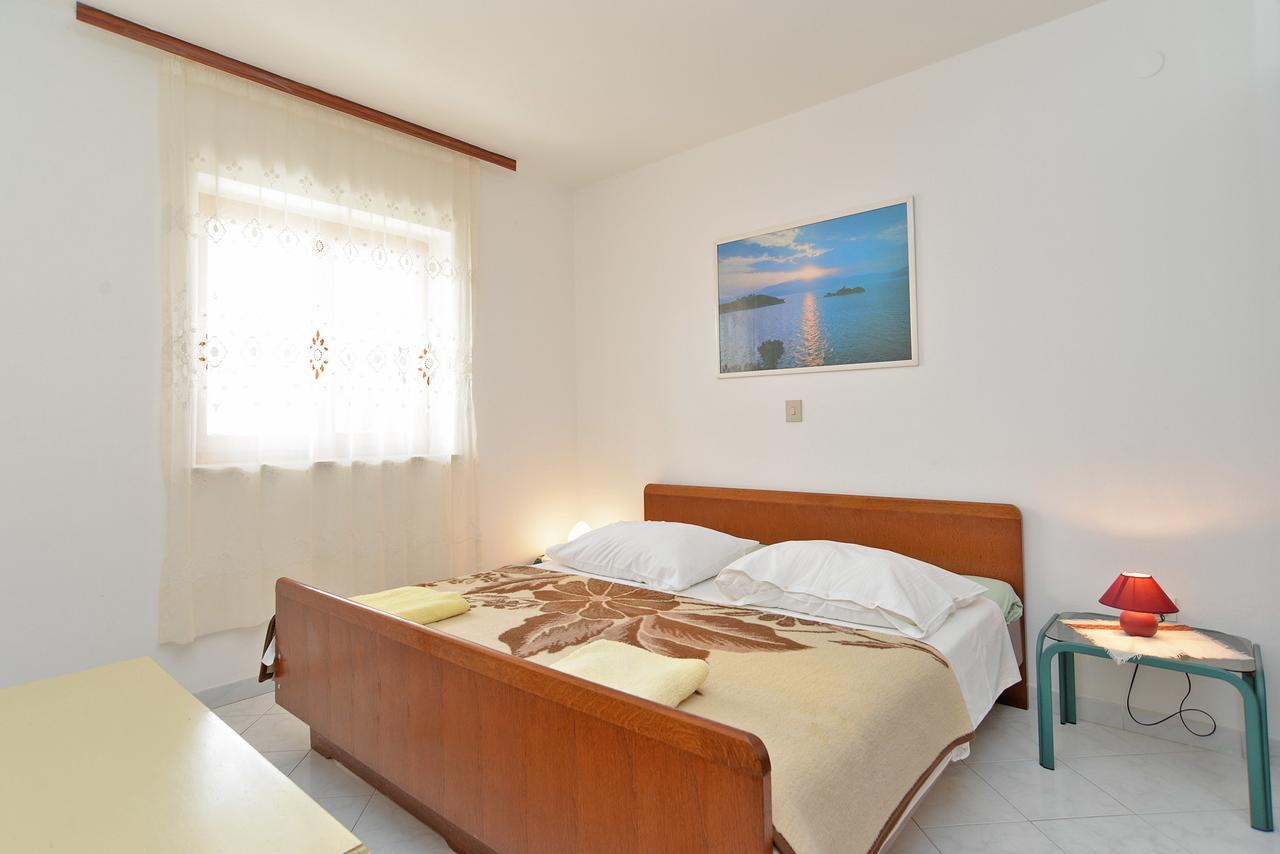 828 Apartment *